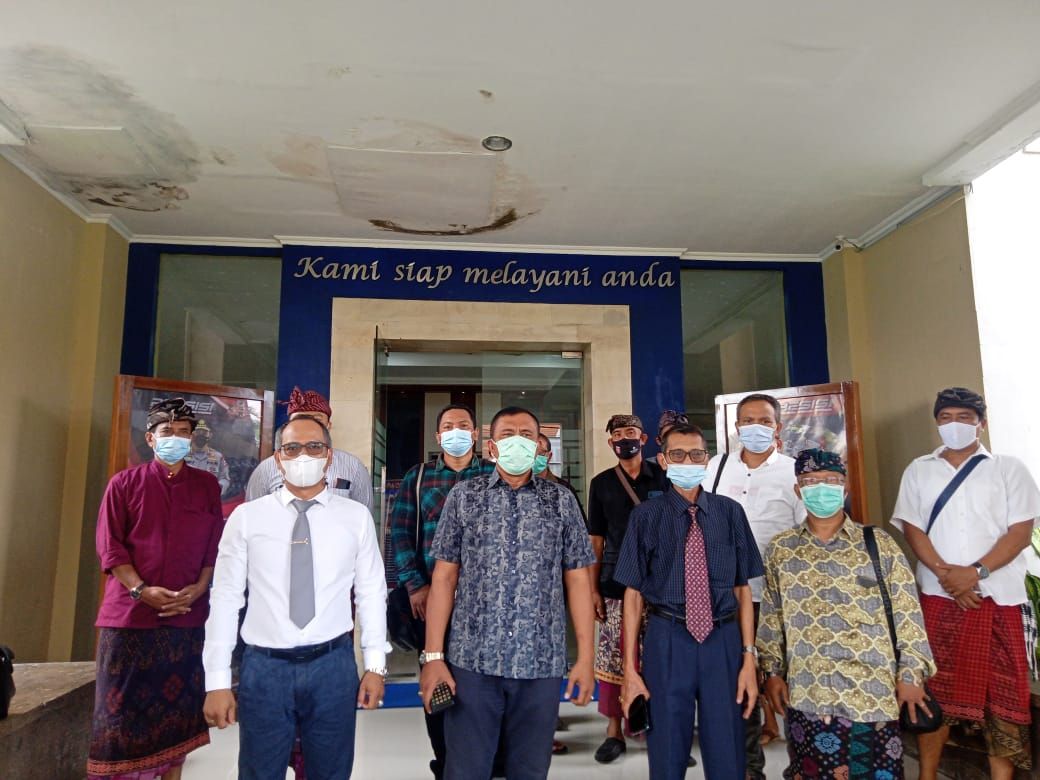 podiumnews.com-Oknum Mantan Ketua LPD di Karangasem Dilaporkan Polisi Dugaan Korupsi